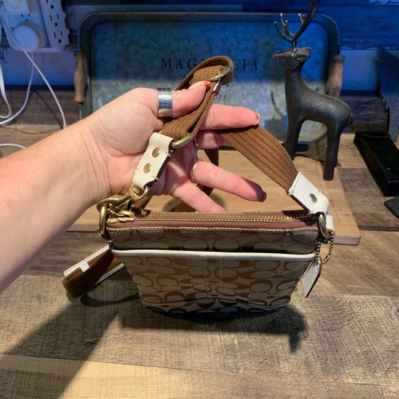 Like new Coach crossbody - Picture 11 of 11